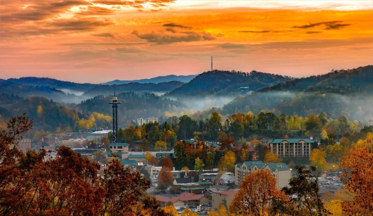 City Bear, 2Br, Pool, Spa, Downtown Gatlinburg, Sleeps 6 Apartment Bagian luar foto