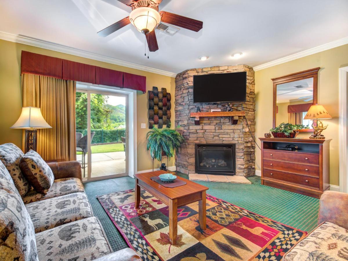 City Bear, 2Br, Pool, Spa, Downtown Gatlinburg, Sleeps 6 Apartment Bagian luar foto