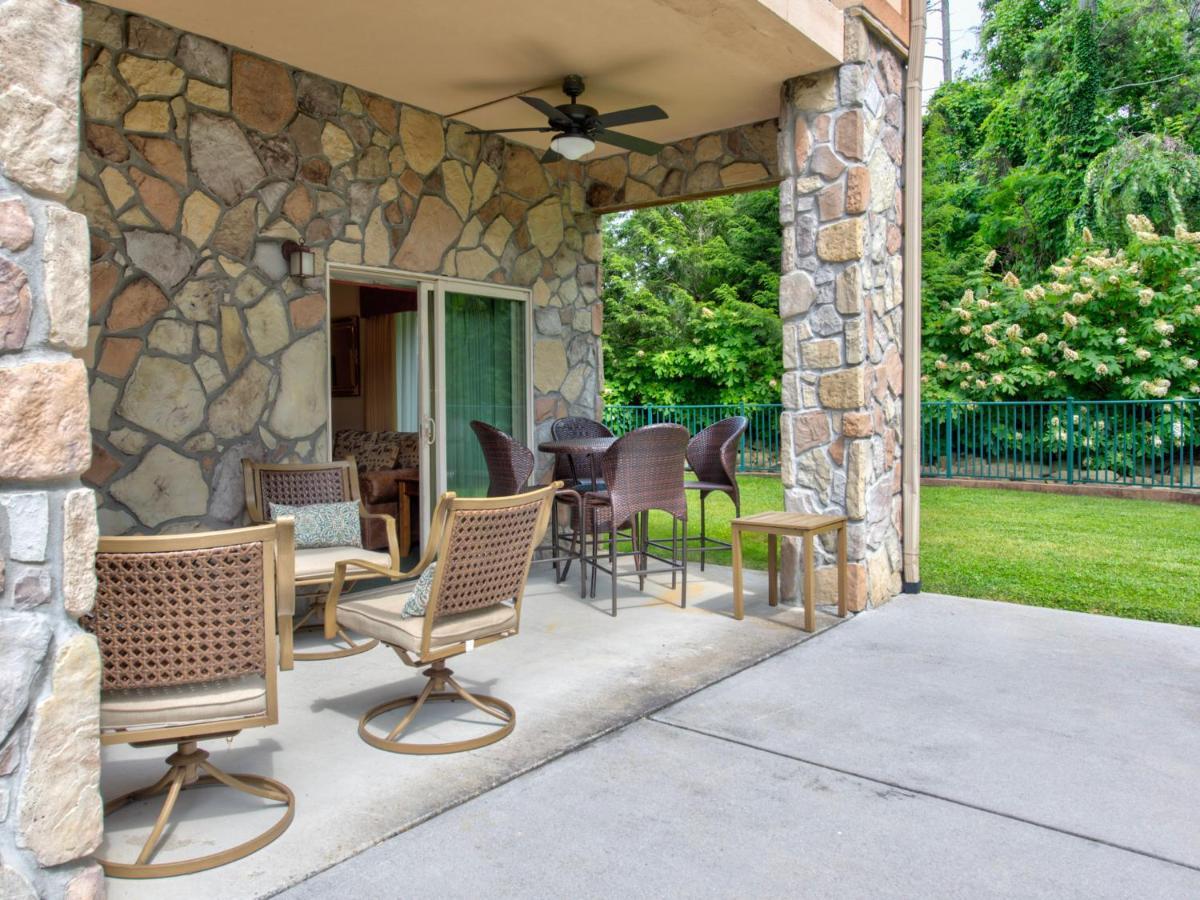 City Bear, 2Br, Pool, Spa, Downtown Gatlinburg, Sleeps 6 Apartment Bagian luar foto
