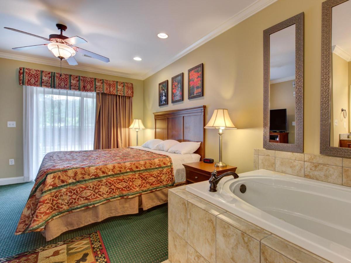 City Bear, 2Br, Pool, Spa, Downtown Gatlinburg, Sleeps 6 Apartment Bagian luar foto